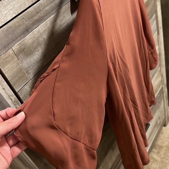 Used Ruffle Top - Picture 4 of 4